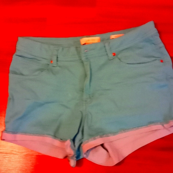Shorts - Picture 1 of 4